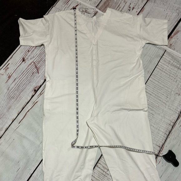 HOTSHOT TEE ONESIE Oversized Slouchy Fit Woman’s Jumpsuit in White Large NWT - Picture 4 of 14